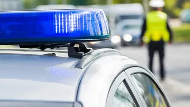 Policjant po służbie rozpoznał kierowcę na zakazie i ruszył za nim