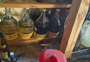 Garażowa produkcja alkoholu w powiecie chełmskim. Zabezpieczono 60 litrów