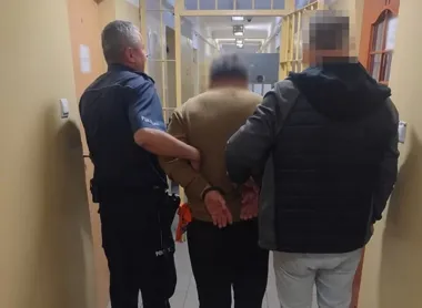 Odepchnął policjanta podczas interwencji w Wólce Okopskiej. Został wydalony