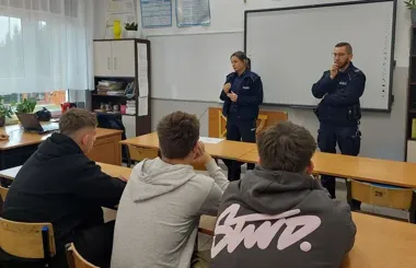 Internet nie daje bezkarności. Policjanci ostrzegali uczniów w Chełmie