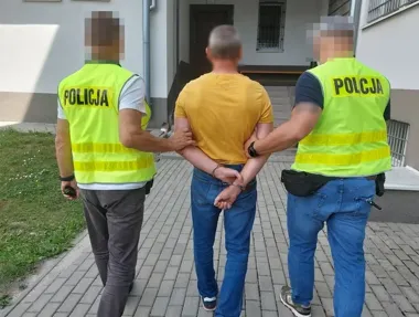 Groził nożem, a chwilę później zranił 24-latka w udo