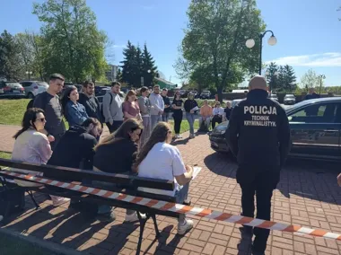 W Chełmie studenci zobaczyli, jak technik kryminalistyki pracuje na miejscu zdarzenia